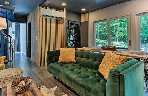 Smallwood House | Luxe & Modern Container Home w/ Outdoor Spa!