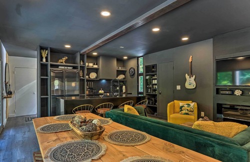 Smallwood House | Luxe & Modern Container Home w/ Outdoor Spa!