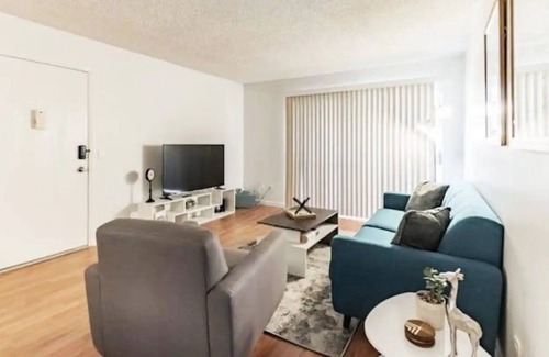 Redlands Apartment | Luxe Modern Getaway in the Heart of Redlands! (CDC Safe)