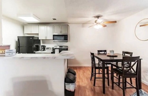 Redlands Apartment | Luxe Modern Getaway in the Heart of Redlands! (CDC Safe)