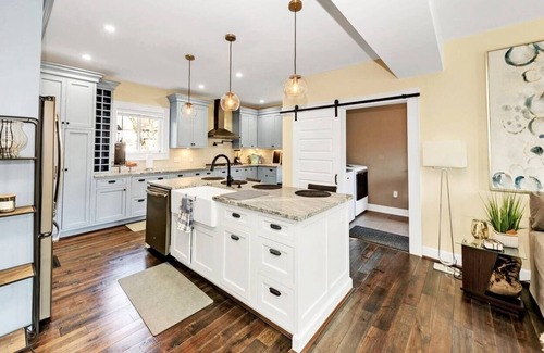 Norwood House | Luxe Modern & Private Home in Heart of Cincinnati!