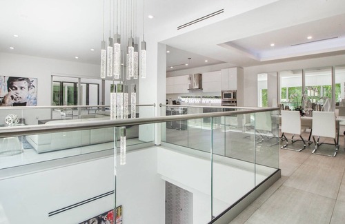 The Roads Villa | Luxe Modern Villa 4BR 4BA for 12, Rooftop Pool, Ping-Pong, Brickell