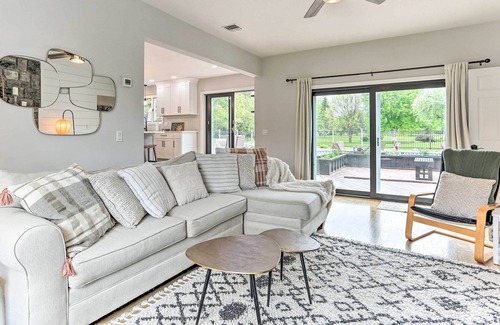 Montgomery House | Luxe Montgomery Home w/ Hot Tub Near Angry Orchard