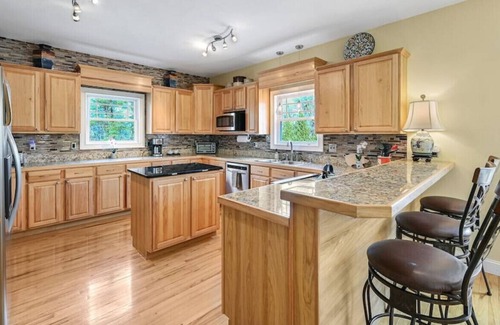 Weaverville House | Luxe Mountain 4BR 4BA Private Home