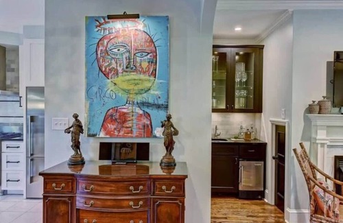 Myers Park Condo | Luxe Myers Park 2BR King Condo | Porch | Private