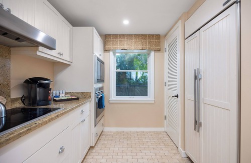 Kahuku Villa | Luxe North Shore Villa 4BR Sleeps 12 ★ Steps to Turtle Bay Beach ★ Ocean Views