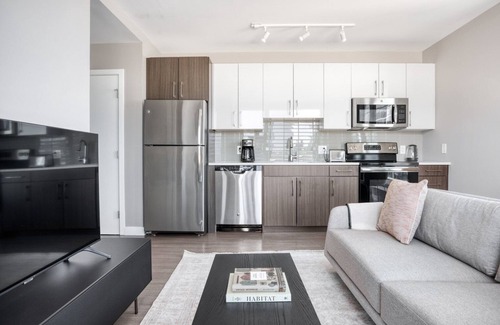 West End Apartment | Luxe North Station 1BR w/W/D & Gym, near TD Garden, by Blueground
