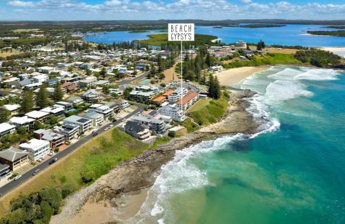 Yamba Apartment | Luxe Oceanfront Apartment