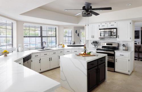 Paradise Valley Village House | LUXE-Paradise Palace-Heated Pool/Spa-Guest Casita