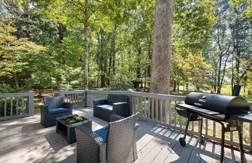 Cleveland House | LUXE, Pool Table, Movie Room, Family Fun, King