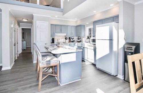 Terrell House | Luxe Private Waterfront Getaway on Lake Norman!