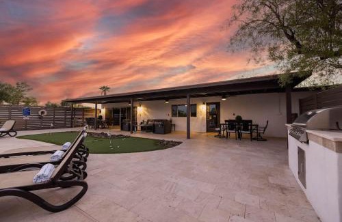 Paradise Valley Village House | Luxe Resort Retreat