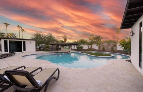 Paradise Valley Village House | Luxe Resort Retreat