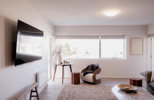 Battery Point Apartment | Luxe Retreat in Battery Point