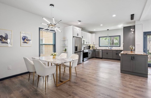 Pittsburgh House | Luxe Retreat with Arcades + Board Games in downtown Atlanta
