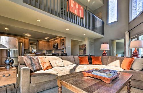 Lake Lure House | Luxe Rumbling Bald Home with Deck and Mountain View