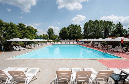 Capannole Ski Chalet | Luxe sanitary XL 6 pers Villatent at La Chiocciola in Tuscany