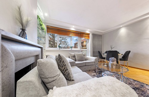 Town Apartment | Luxe Stays Putney & Stamford