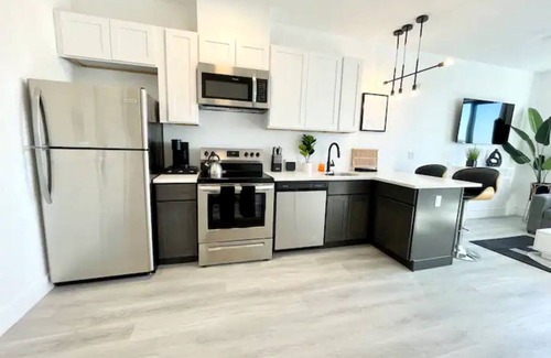 Elizabeth Apartment | Luxe Studio Queen-mins to NYC, EWR, PRU, NJPAC,Dwntwn Newark,MetLife