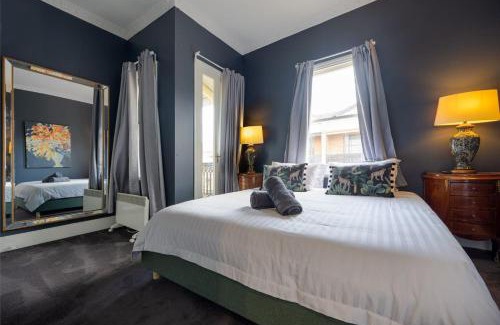 Carlton North Apartment | Luxe Stylish Two Level Apartment I Rooftop Terrace