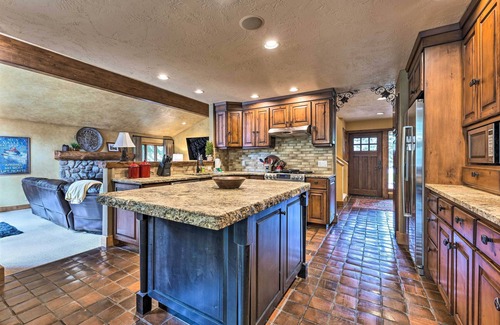 Twin Creeks House | Luxe Sun Valley Retreat w/Hot Tub, 3 Mi to Resort