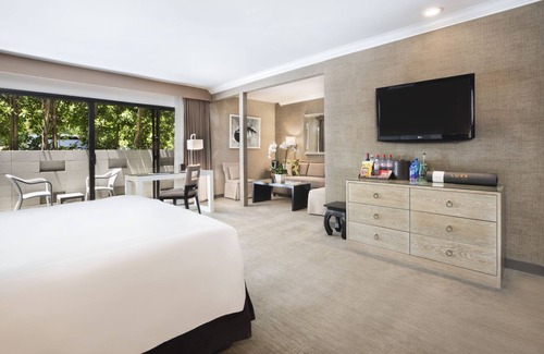 Los Angeles Hotel | Luxe Sunset Boulevard Hotel