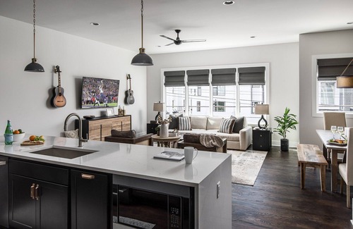 Edgehill Cottage | Luxe-tennessee Row-heart of Gulch-mins to Broadway