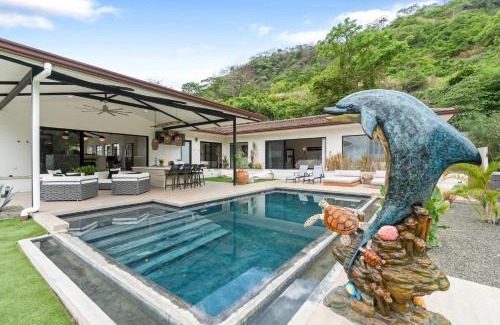 Brasilito House | Luxe Tropical Villa with Sparkling Infinity Pool, Panoramic Ocean Views & Community Amenities