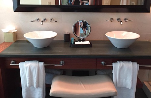 Bal Harbour Hotel | : LUXE UPGRADED 1 BEDROOM/1.5 BATH OCEAN VIEW KING SUITE 16th FLOOR AT RITZ