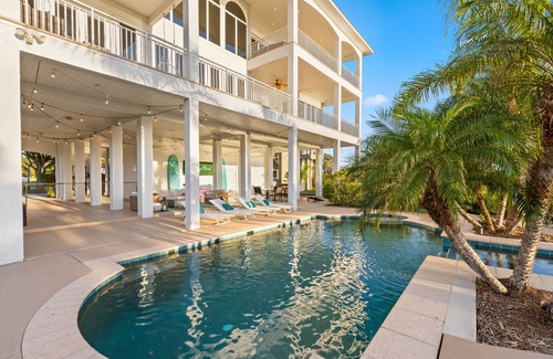 Tarpon Springs Villa | Luxe Waterfront Home w/Pool★Elevator★Gulf Access