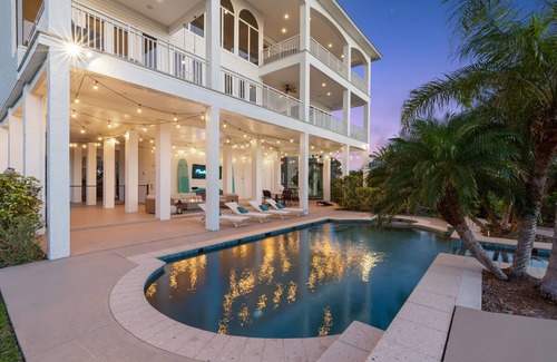 Tarpon Springs Villa | Luxe Waterfront Home w/Pool★Elevator★Gulf Access