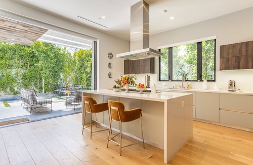 Melrose Villa | Luxe WeHo Villa, Walk to Melrose Ave, Pool + Hot Tub | North Vista by AvantStay