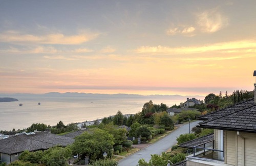 West Vancouver House | Luxe West Vancouver Mansion