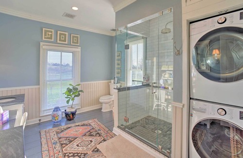 Germantown House | Luxe 'Windmill Farms' w/ Hot Tub & Fire Pit!