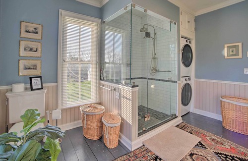 Germantown House | Luxe 'Windmill Farms' w/ Hot Tub & Fire Pit!