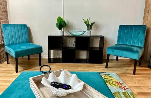 Near South Side Apartment | Luxéry Stay Chicago - Themed Units! Close to Downtown, McCormick Place & Wintrust Arena