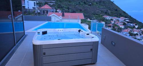 Arco da Calheta House | Luxo & Conforto