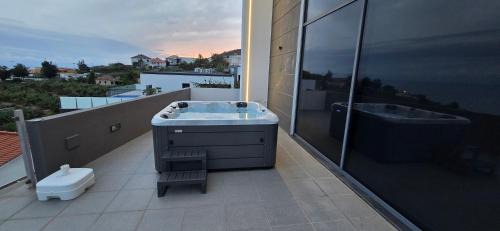 Arco da Calheta House | Luxo & Conforto