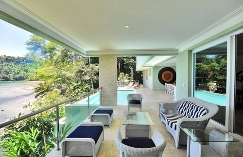 Camorim Villa | LuxoBrasil #AR18 Gala Mansion 06 Suites Angra Vacation Rental