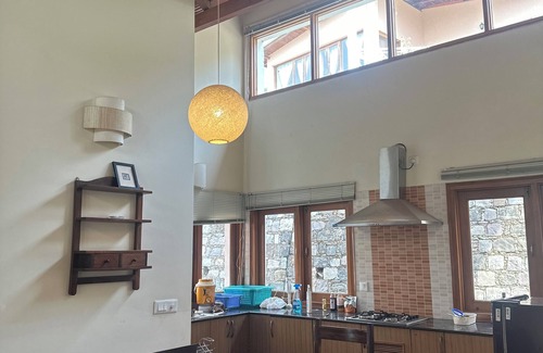 Bhimtal Cottage | Luxsugero Cottages Premium