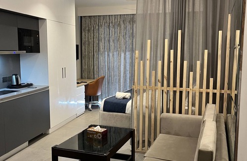 Noida Hotel | Luxsugero Studios