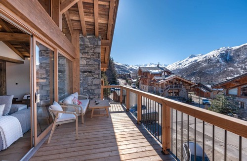 Saint-Marcel Ski Chalet | Luxurious Chalet with Pool, Spa, Cinema, and Lift - Close to Ski Slopes