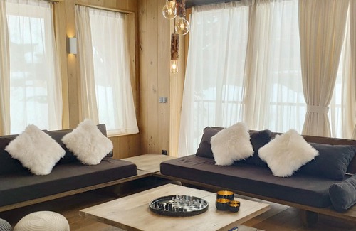 Les Boisses Ski Chalet | Luxueux Chalet 4 - L'été à la Montagne Avec Jacuzzi et Hammam
