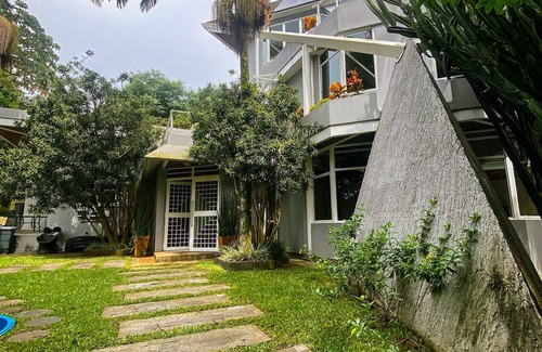 Carapicuiba House | Luxuosa Propriedade com Jacuzzi para 12 Pessoas!
