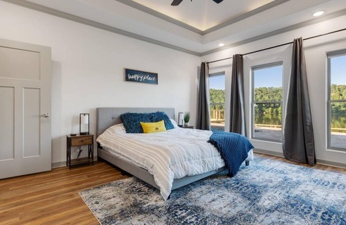 Royal House | Luxury getaway at Sunset Cove!