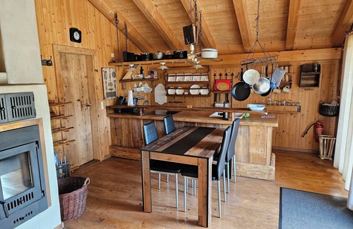 Sankt Englmar Ski Chalet | Luxuriös Ausgestattetes Blockhaus Inkl. Außensauna und Beheizbarem Badebottich