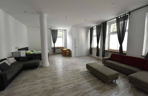 Barmen Apartment | Luxuriöse großzügige Wohnung ca 130 qm mit Gartenterrasse