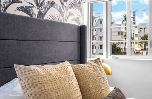 Flamingo/Lummus Hotel | Luxuri Suites
