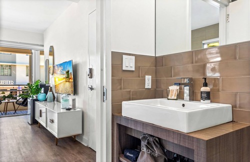 Flamingo/Lummus Hotel | Luxuri Suites