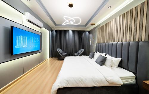 Al Hamra Apartment | Luxuries Apt,Self-Entry,65 4K TV Smart A3